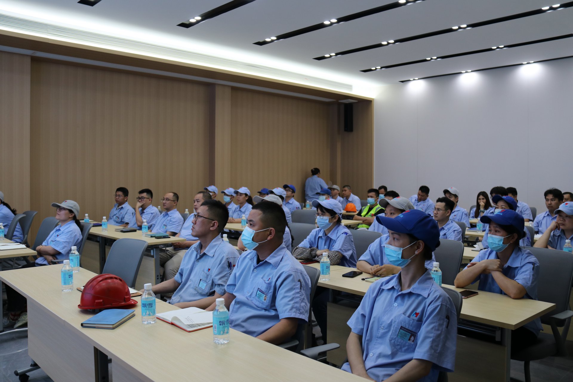 開(kāi)展職業(yè)健康安全防范知識(shí)普及培訓(xùn)